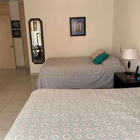 Bed and Breakfast Campus Residencias à Quito Extérieur photo