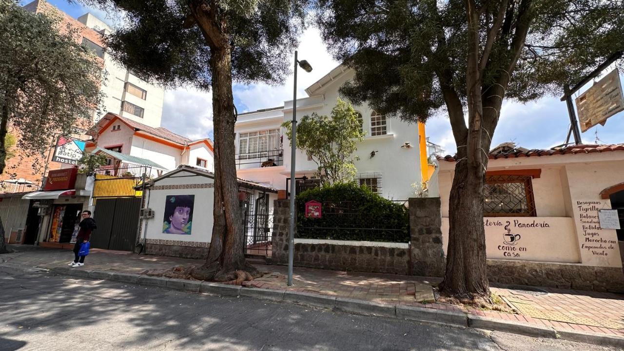 Bed and Breakfast Campus Residencias à Quito Extérieur photo