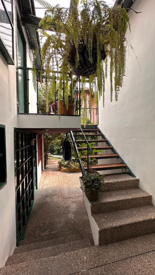 Bed and Breakfast Campus Residencias à Quito Extérieur photo
