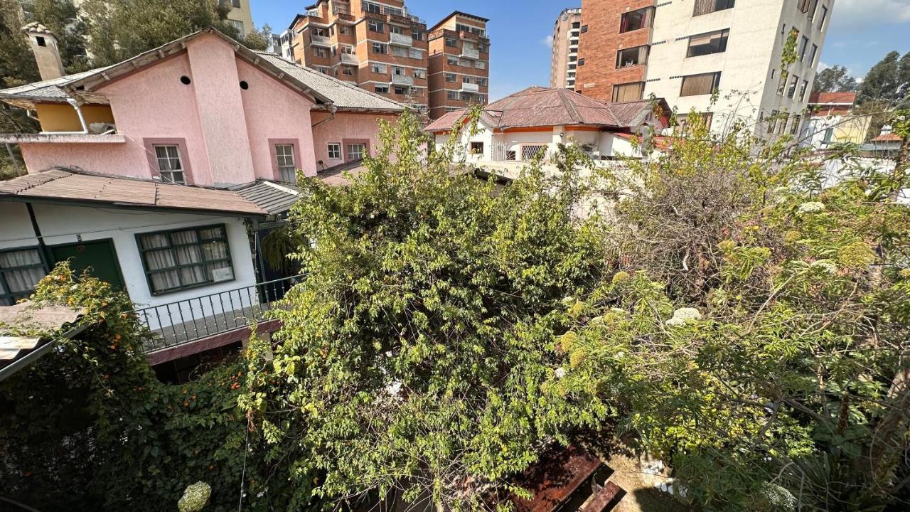 Bed and Breakfast Campus Residencias à Quito Extérieur photo