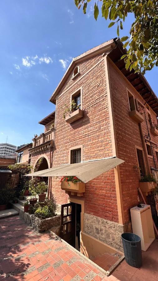 Bed and Breakfast Campus Residencias à Quito Extérieur photo